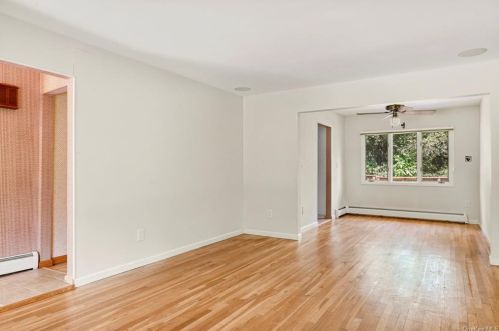 2732 Old Yorktown Rd, Yorktown Hgts NY  10598-3140 exterior