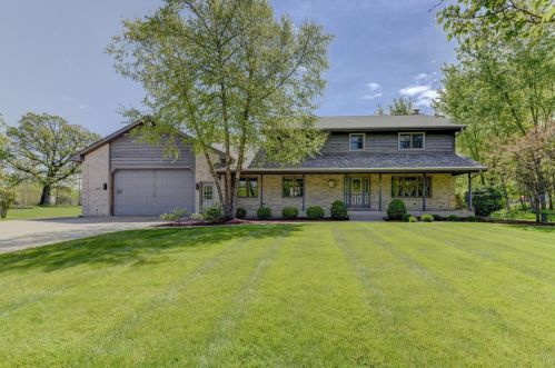8601 Fair Oaks Ln, Dyer, IN 46373-9395