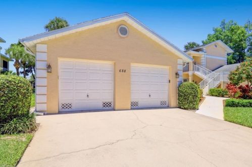 688 Wiggins Lake Dr, Naples, FL 34110-6041