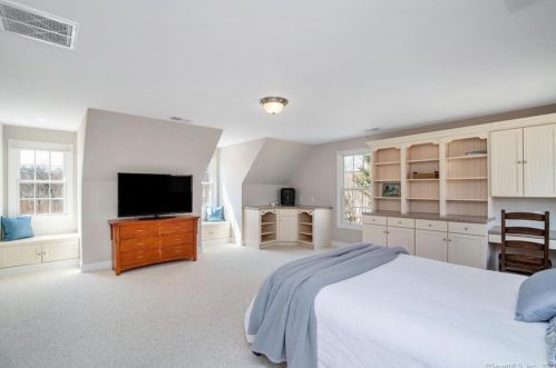 33 Blue Heron Dr, East Hampton CT  06424-1368 exterior