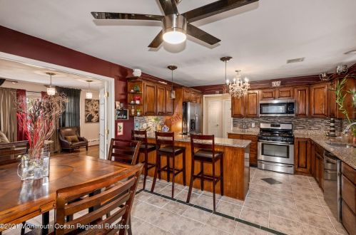 323 Lk Shr Dr, Bricktown NJ 08723-6013 exterior