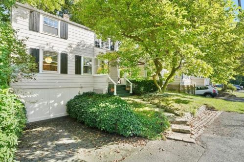 26 Un Ave, Norwalk CT 06851-3733 exterior