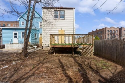 39 Elmwood Ave, Irvington NJ  07111-1955 exterior