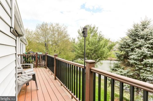 1046 Country Hill Dr, Harrisburg PA  17111-4655 exterior