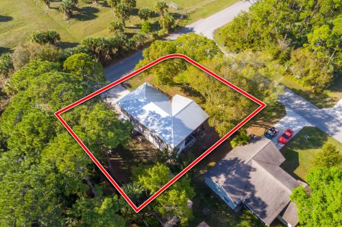 8407 Winter Gdn Pkwy, Fort Pierce FL  34951-1858 exterior