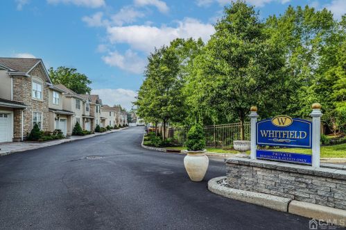 13 Ayers Ct, Metuchen NJ  08840-1172 exterior