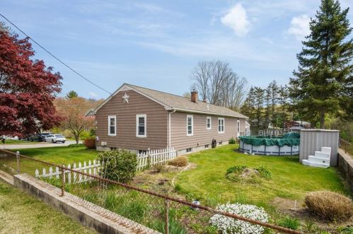 76 Puritan Ave, Coventry RI 02816-8151 exterior