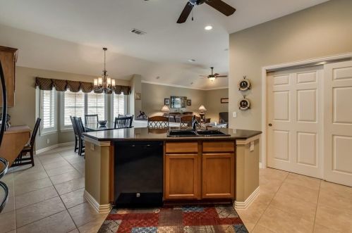 8813 Crestview Dr, Denton TX  76207-8601 exterior