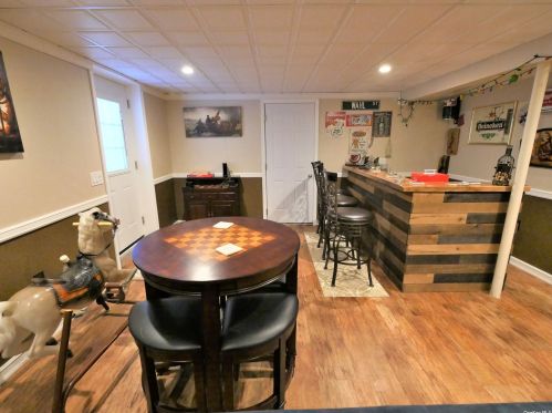 5 Minto Ct, South Setauket NY  11720-2884 exterior