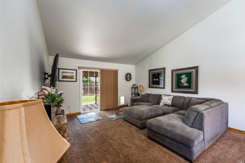 361 Sherry Dr, Ukiah CA  95482-3388 exterior