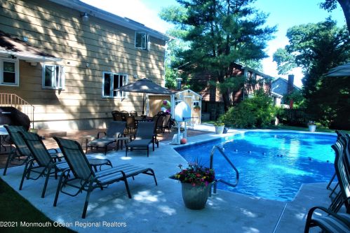 24 Ascot Dr, Tinton Falls, NJ 07712-3202