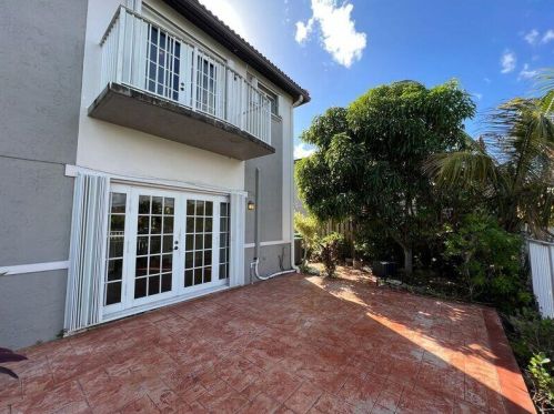 12599 28th Ct, Hollywood FL  33027-4104 exterior