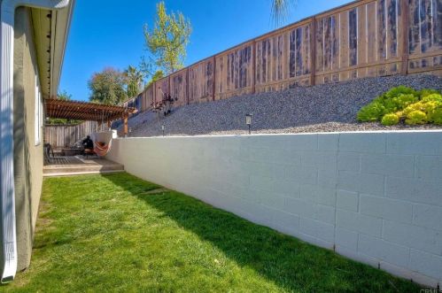 2169 Fiori Dr, Vista CA  92084-7737 exterior