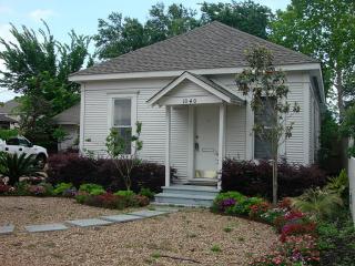 1040 Rutland St, Houston TX  77008-6829 exterior