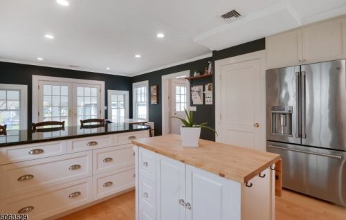 20 Stanford Pl, Montclair NJ  07042-5010 exterior