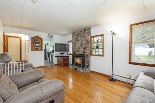 26 Seneca Rd, Tompkins Corners, NY 10579-2119