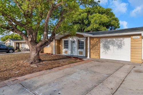 3334 Columbus Dr, Tarpon Springs, FL 34691-1018
