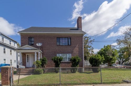 260 Whitney Ave, Bridgeport CT  06606-5439 exterior