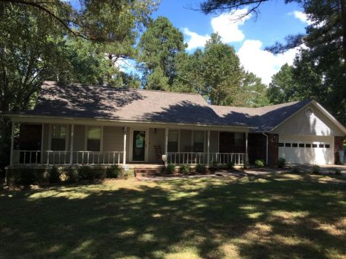 1407 Holly St, Nashville, AR 71852-3822