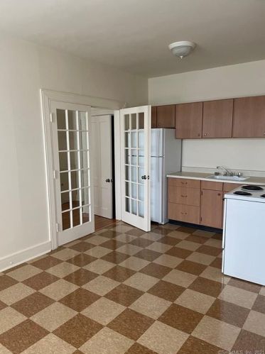 45 Pine St, Waterbury CT  06710-2150 exterior