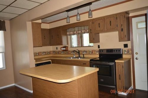 539 Morrell Ave, South Connellsville, PA 15425-3036