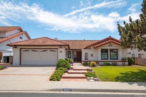2633 Magellan Ln, Vista, CA 92081-8712