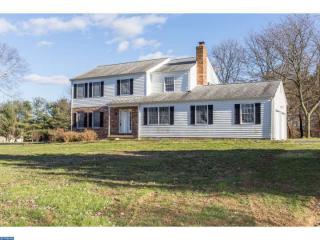 106 Skyview Ln, Avondale, PA 19311-9607