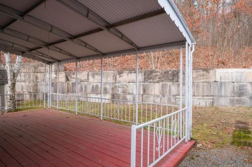 40 Matthews St, Bristol CT  06010-2952 exterior