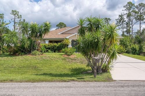 1069 Lilac St, Lehigh Acres, FL 33974-3665