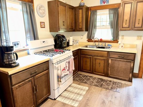 255 Blackhawk Rd, Beaver Falls PA  15010-1465 exterior