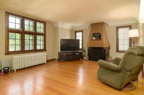 2935 Ewing Ave, Minneapolis MN 55422-3234 exterior