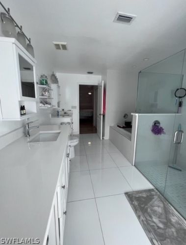 1041 Cedartree Ave, Lehigh Acres FL 33971-7590 exterior