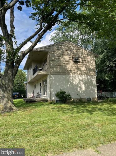 1318 Quincy Dr, Wilmington, DE 19803-5144