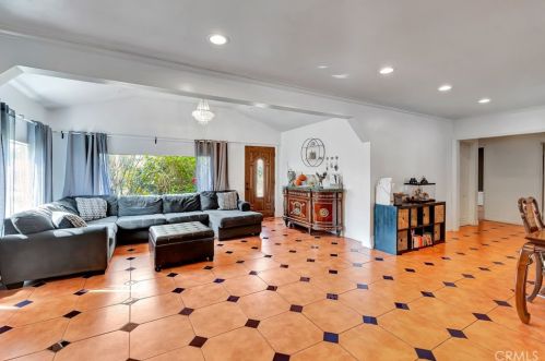 17119 Saticoy St, Van Nuys CA 91406-2146 exterior