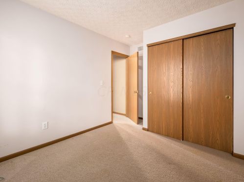 1867 Winding Hollow Dr, Darbydale OH  43123-4784 exterior