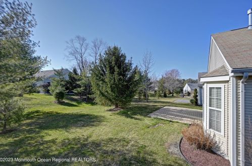 17 Spencer Dr, Jackson Twp NJ  08527-4389 exterior