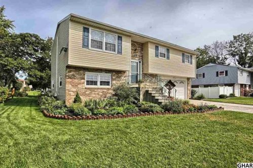 1895 Rachel Dr, Carlisle, PA 17013-1047