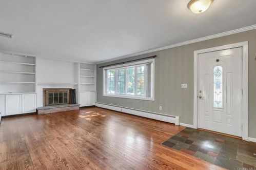 3 Alvin Ct, Poughkeepsie NY  12603-6126 exterior