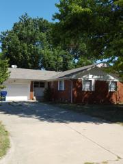 2717 Manchester Dr, Oklahoma City OK  73120-2901 exterior