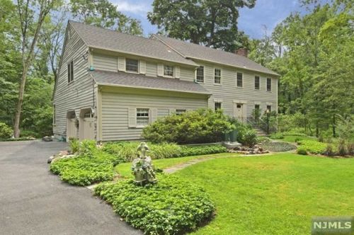 800 Saddle River Rd, Ho Ho Kus, NJ 07423-1730