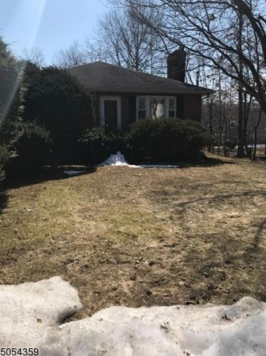 289 Mercer St, Stirling, NJ 07980-1418