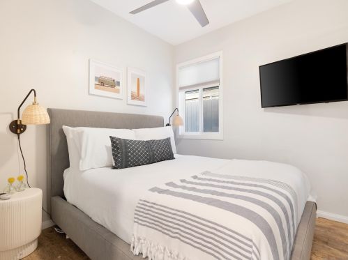 824 Anacapa Ct, San Diego CA  92109-8203 exterior