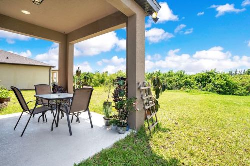 8734 Hinsdale Heights Dr, Polk City FL  33868-6010 exterior