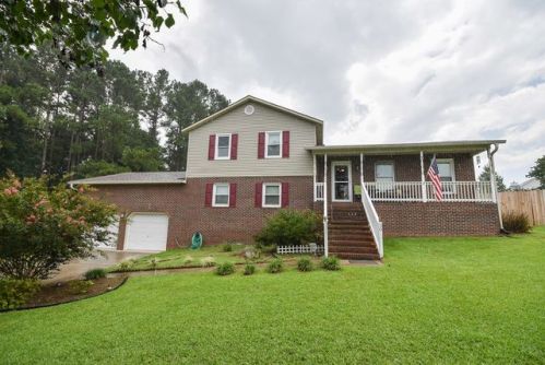 30 Pinecrest Dr, Sanford, NC 27332-1559