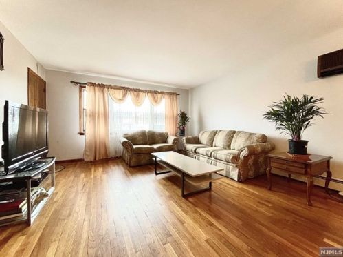 94 Maitland Pl, Outwater NJ  07026-1230 exterior