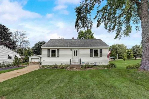 923 Carroll St, Portage, WI 53901-1907