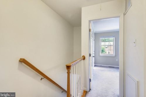 7702 Trevino Ln, Falls Church VA  22043-3507 exterior