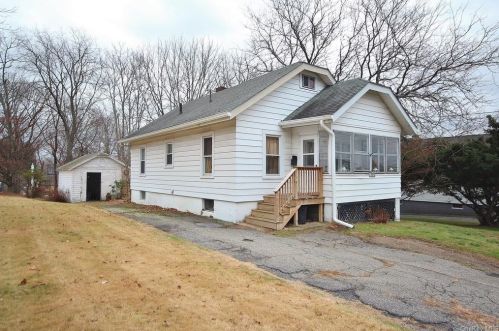 112 Sproat St, Middletown, NY 10940-2933