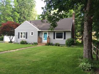 37 Hillcrest Pkwy, Brockport, NY 14420-2309