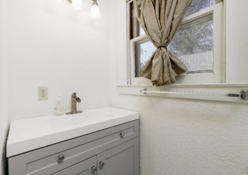 753 Oak St, Ukiah CA  95482-3901 exterior